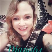 me defino como una persona creativa y artistica.